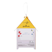 Load image into Gallery viewer, Mother's Day Card for Mum - Traditional 3D Bee Hive Design The Book Nook