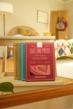 Charger l'image dans la galerie, Hearts Concertina Garland The Book Nook