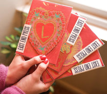Cargar imagen en el visor de la galería, Love Concertina Greeting Card The Book Nook