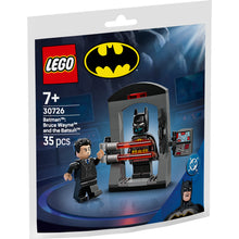 Charger l'image dans la galerie, LEGO DC 30726 Batman: Bruce Wayne and the Batsuit Recruitment Bag
